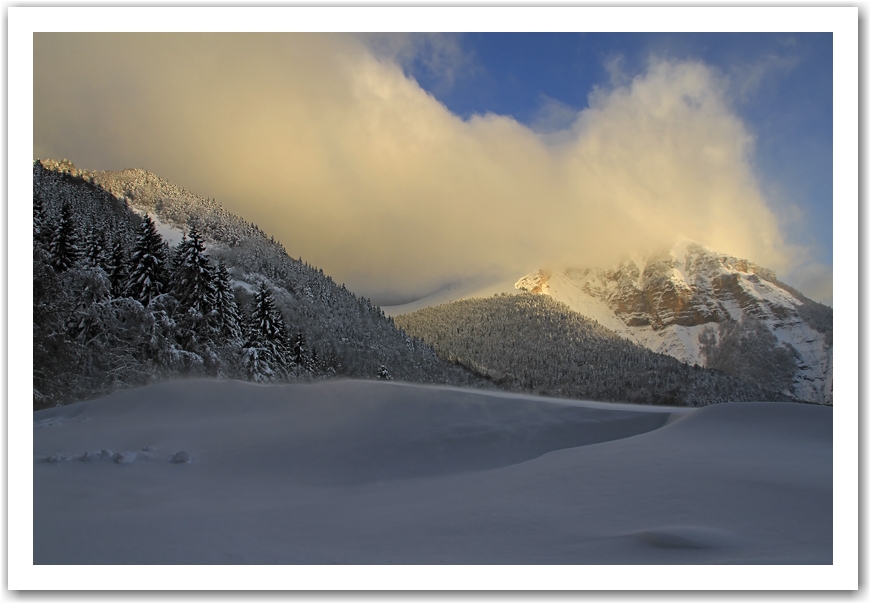 nuage sur la Dent de Crolles