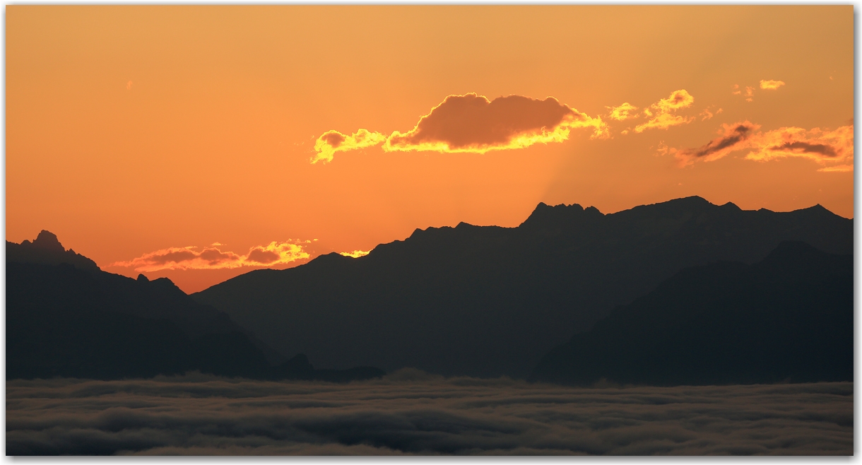 mer de nuages d'été