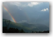 arc en ciel et éclair