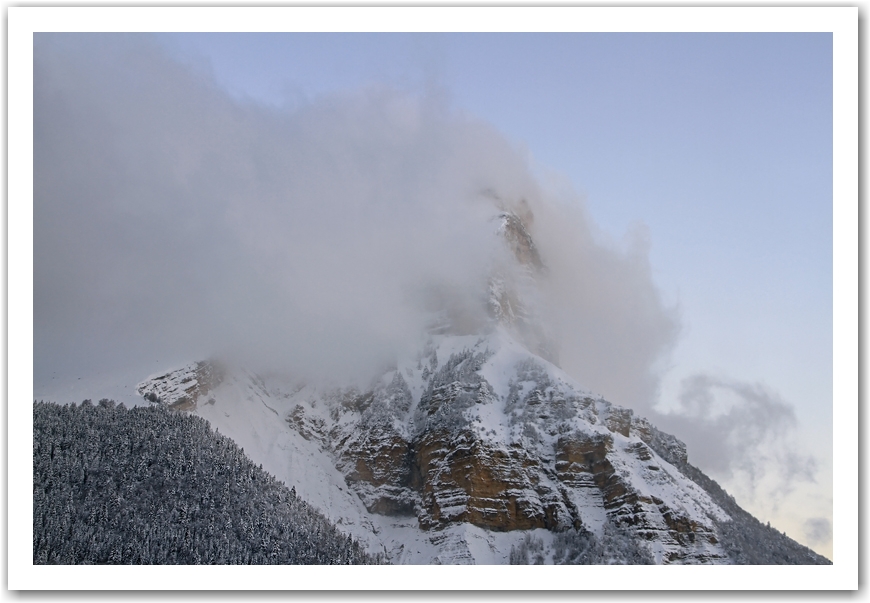 nuage sur la Dent de Crolles